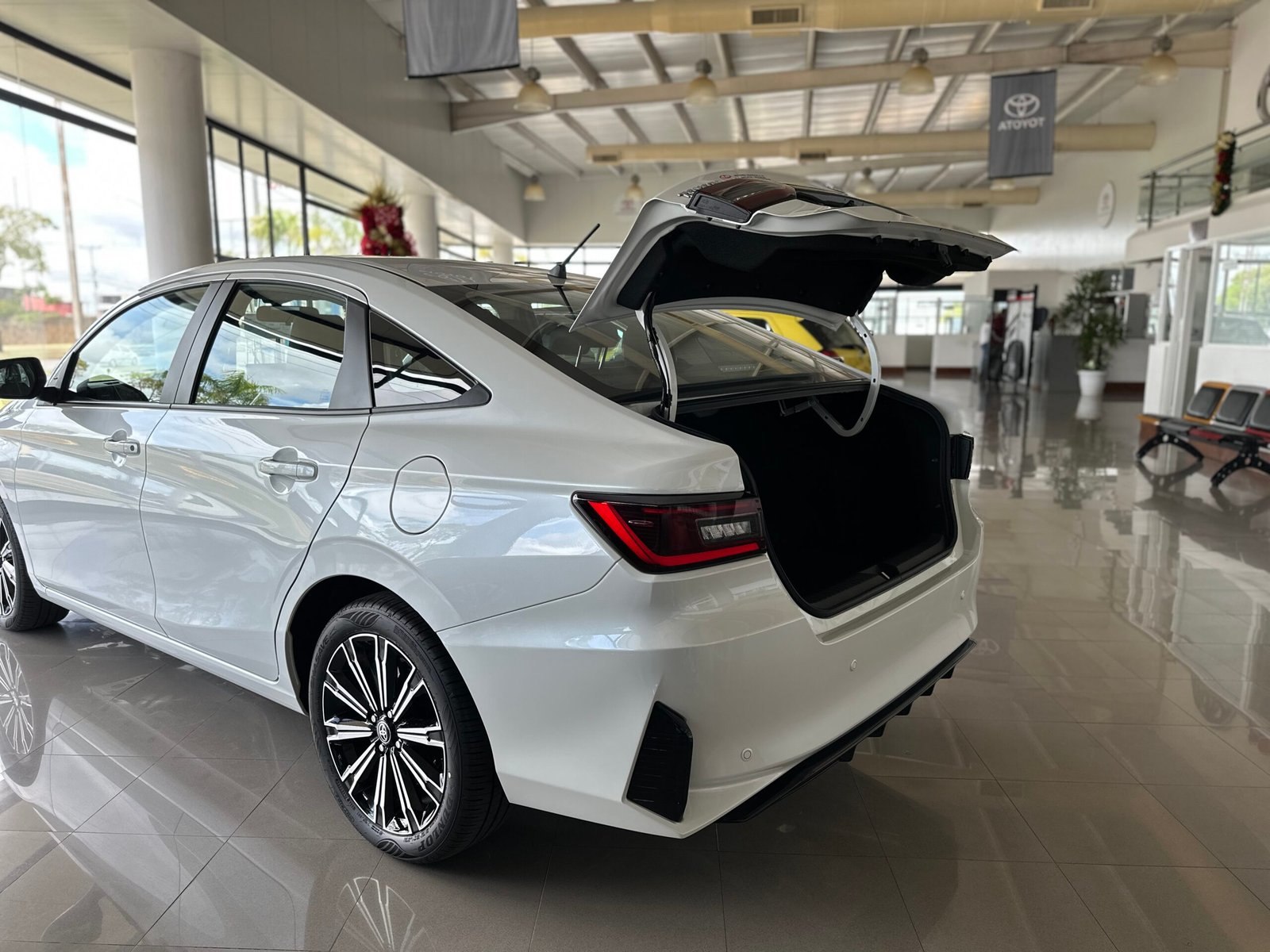 Espacios interiores del concesionario